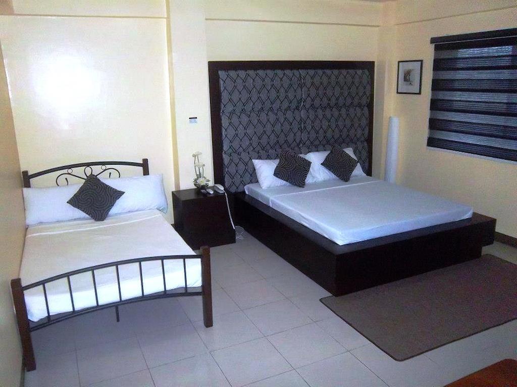 Hotel Cara Lipa City Стая снимка