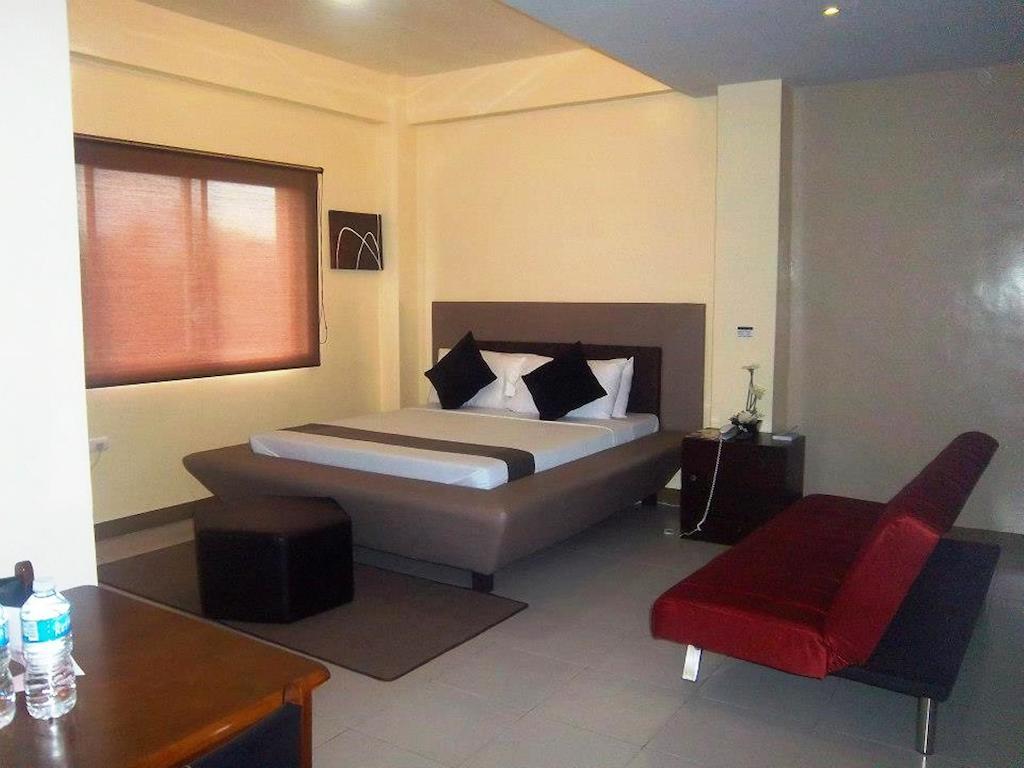 Hotel Cara Lipa City Екстериор снимка